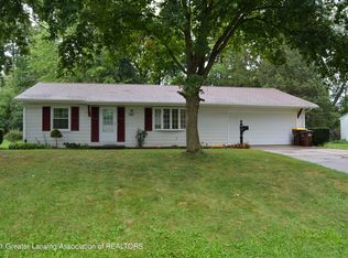 867 Southfield Dr, Williamston, MI 48895