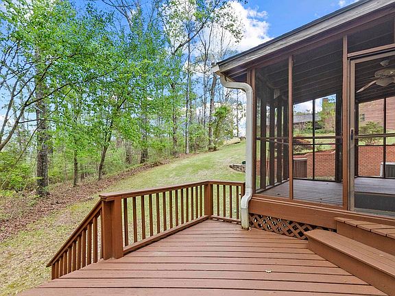 4th image of 4719 Appletree Ln