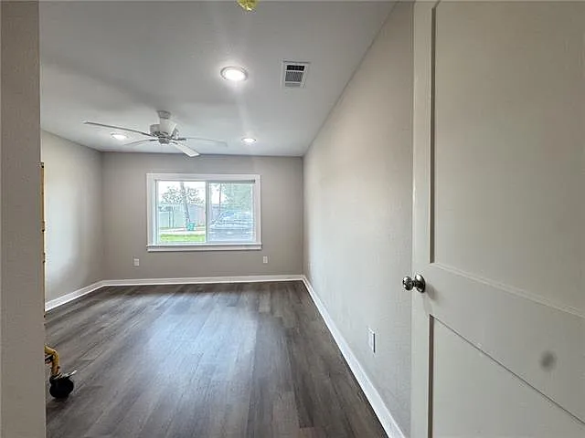 307 S Linden St — Photo 8