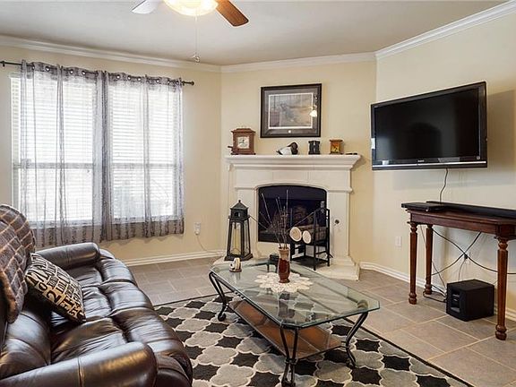 5th image of 9820 Squire Ln