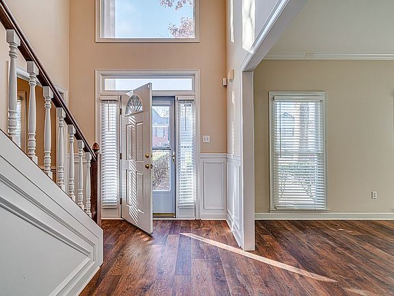 3rd image of 1834 Dartford Dr