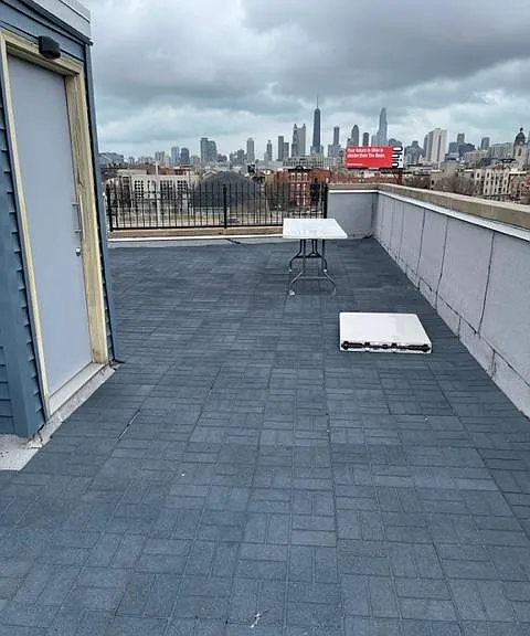 916 N Elizabeth St — Photo 1