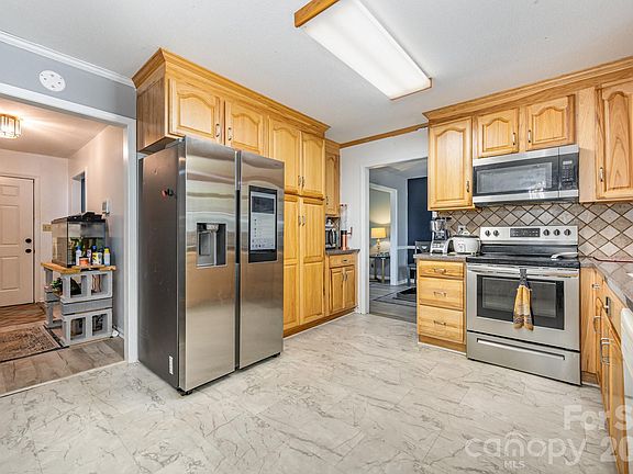 3rd image of 5772 Gettysburg Dr NW