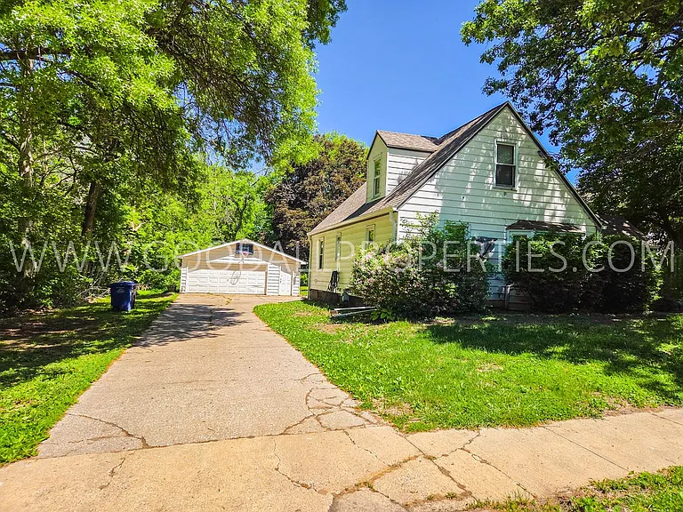 106 E Bell Ave — Photo 24