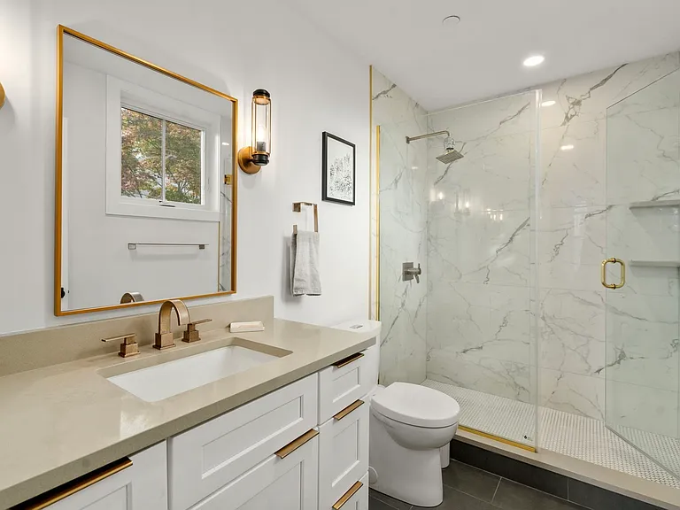 19 W Tremlett St #4 — Photo 2
