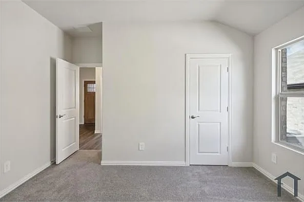 807 Easthill Dr — Photo 16
