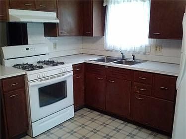 5th image of 34 Franklin Ave