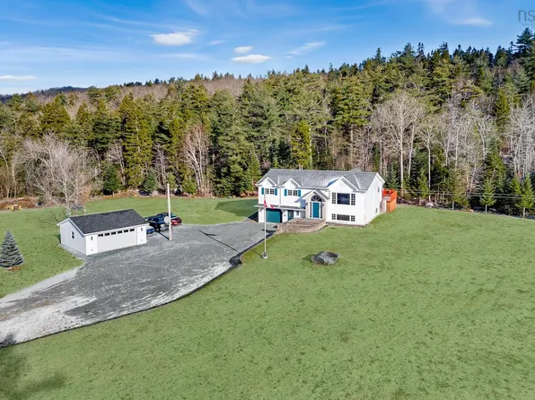 1312 Waverley Rd, Waverley, NS B2R 1W5
