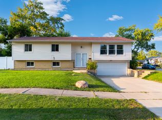 1591 Hillcrest Ave, Hanover Park, IL 60133