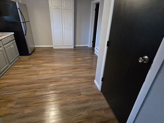 5th image of 424 E Cook St #2