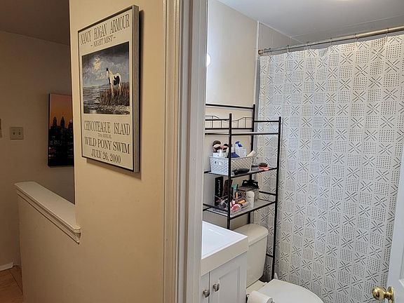 5th image of 234 Bainbridge St #B