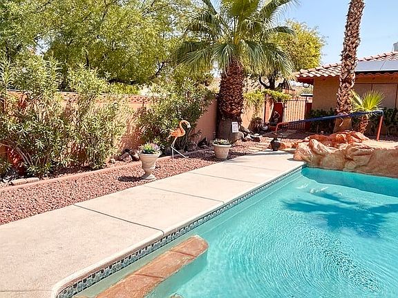 Pathway up to Casita