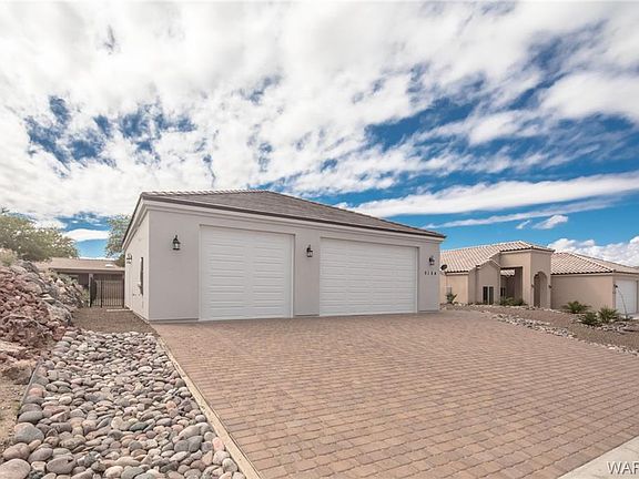 2nd image of 2124 E Desert Greens Dr
