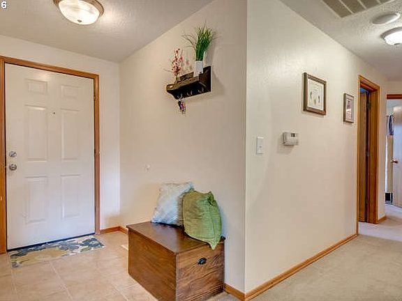 4th image of 10905 NE 89th St
