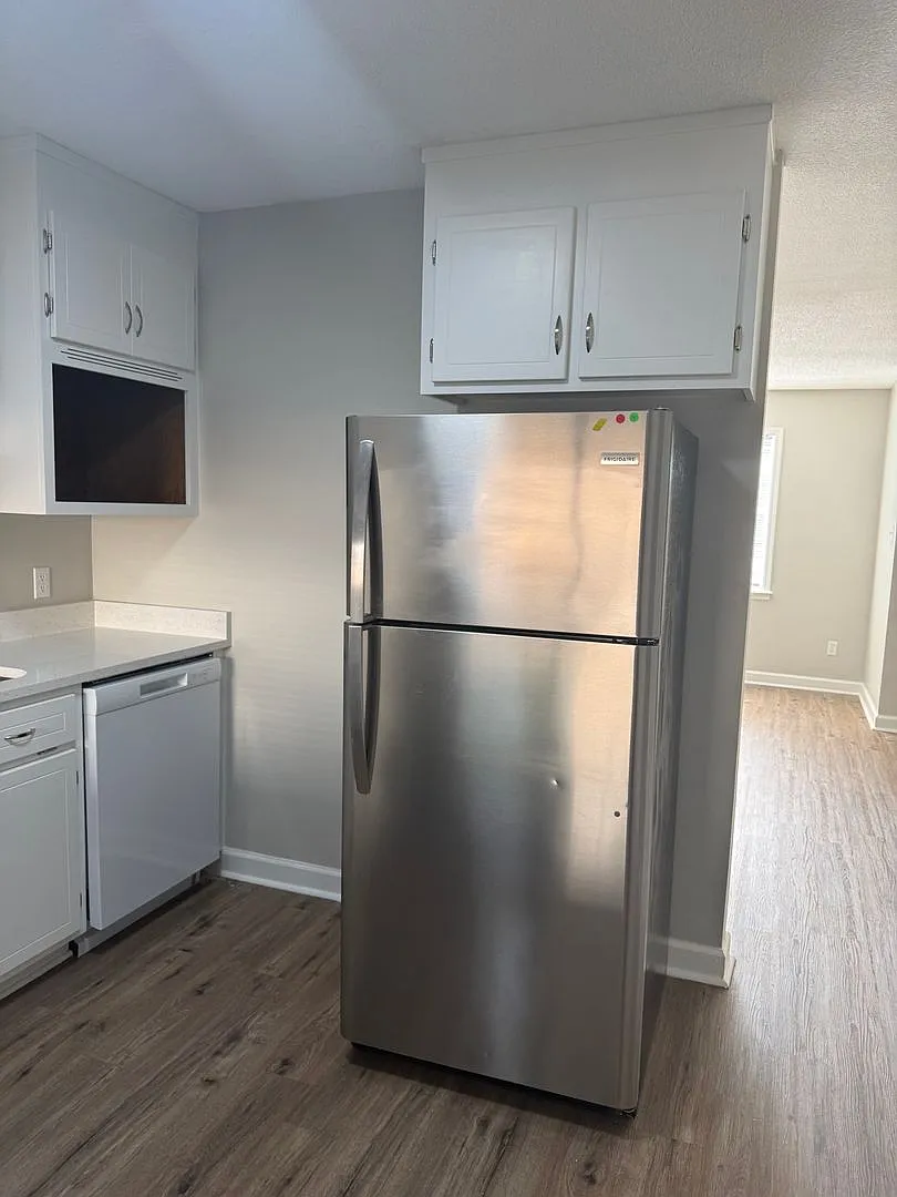 1331 Edgewood Drive * — Photo 4