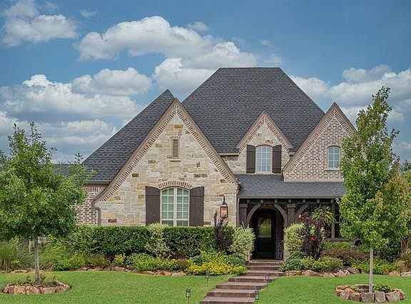 2nd image of 260 Columbia Ct