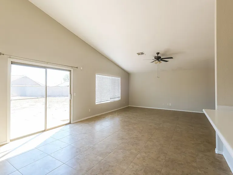 9015 W Roanoke Ave — Photo 4