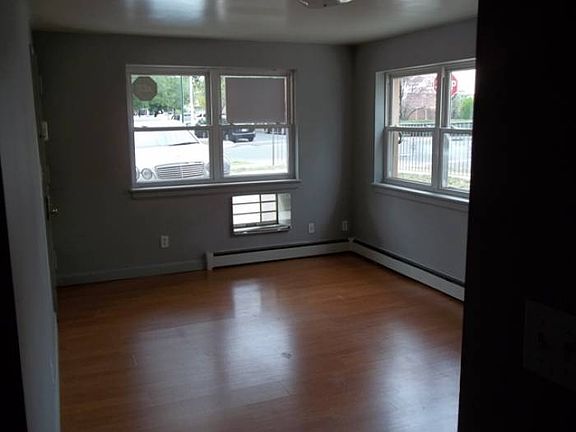 2nd image of 8703 Kingston Pl #3