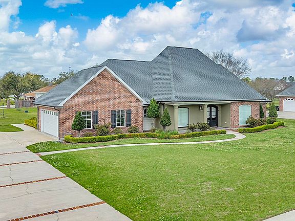 3rd image of 214 Lake Decade Ct