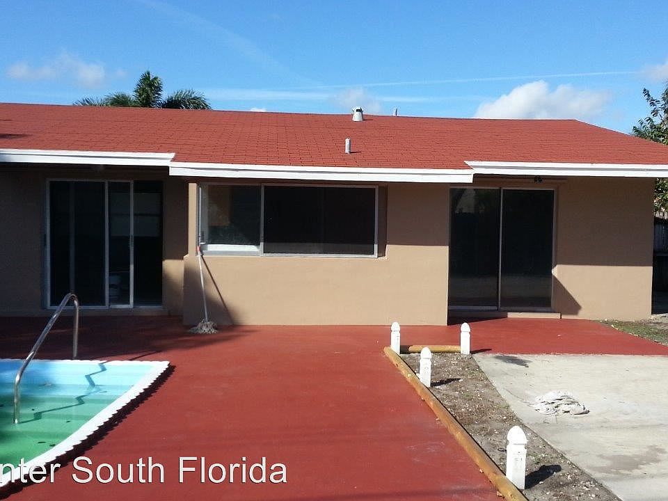 2nd image of 1319 SW 20th Ter