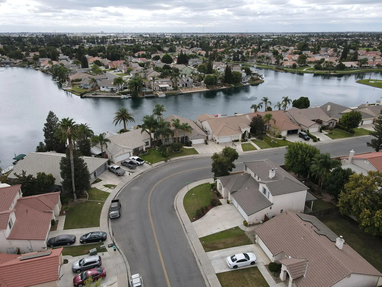 5303 Edge Water Drive — Photo 3