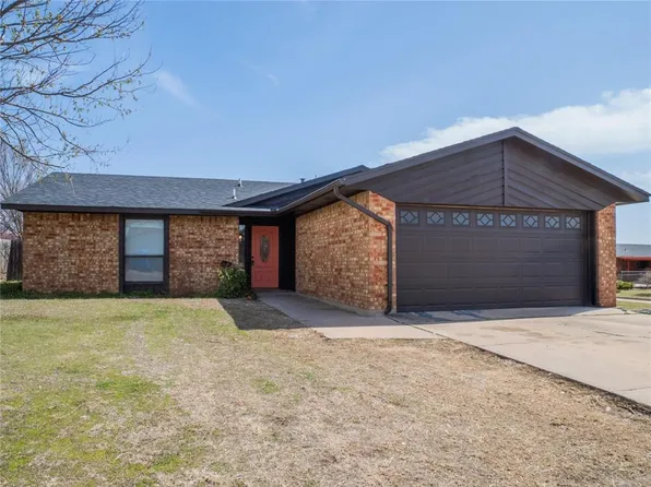 622 SW 63rd St, Lawton, OK 73505