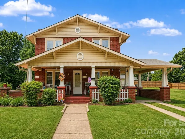 1302 Wilson W Lee Blvd, Statesville, NC 28677
