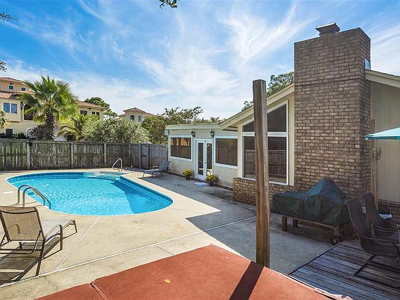 4th image of 1106 Laguna Ln