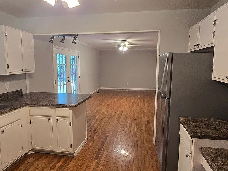 2902 Highbrook Ct — Photo 13