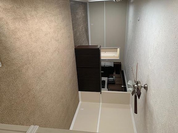 2nd image of 1005 Laura Lee Ct