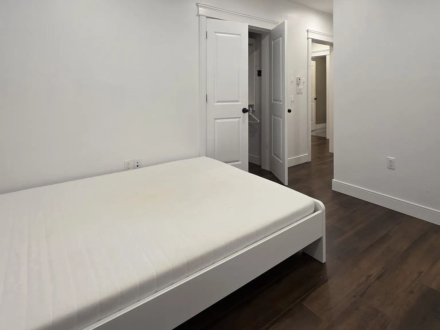 2 bed, 1000 sqft, $2,700 — Photo 3