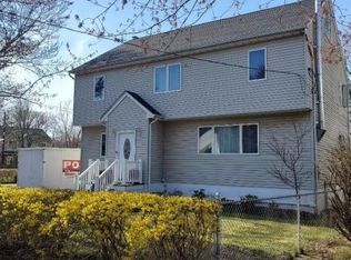 51 Park Dr, Kenilworth, NJ 07033