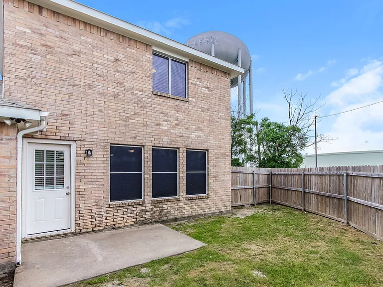 2966 Marquis Ln — Photo 17