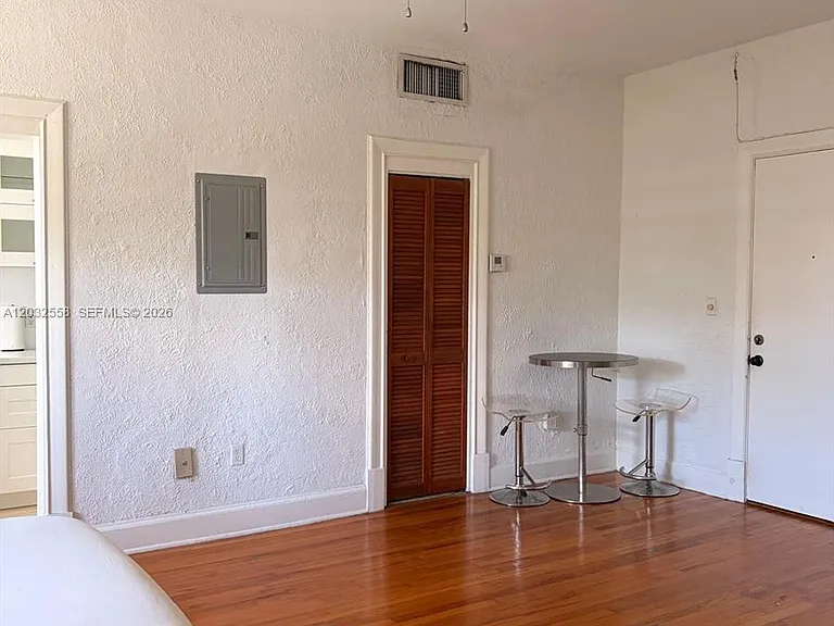 900 16th St #301 — Photo 12