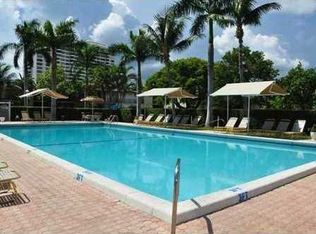 2408 NE 9th St, Hallandale Beach, FL 33009