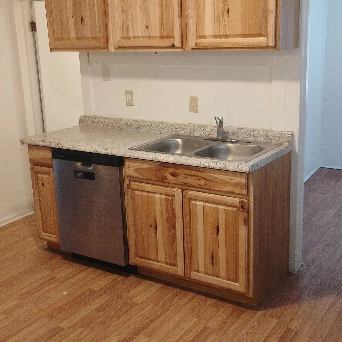 3 bed, 920 sqft, $1,725 — Photo 2