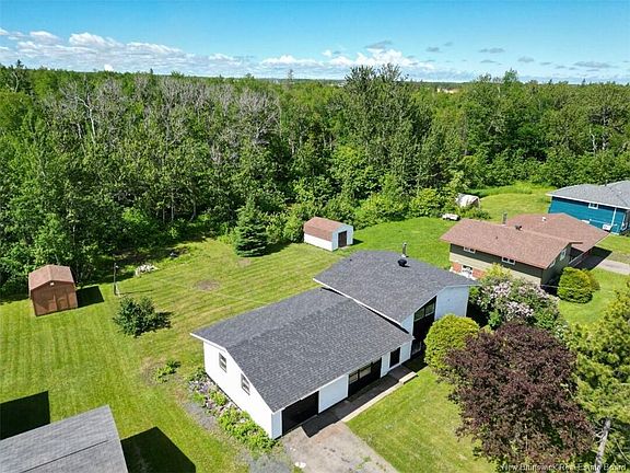 2nd image of 58 Chaleur Dr