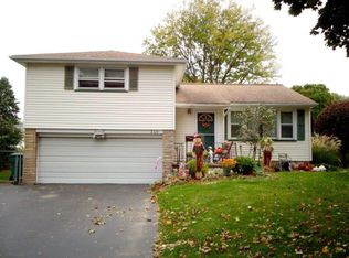 240 Everclay Dr, Rochester, NY 14616