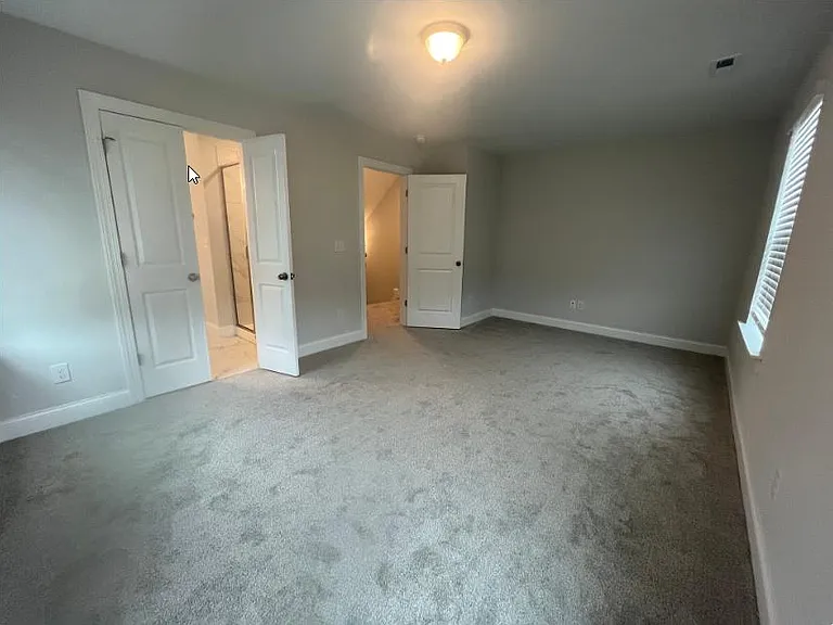 330 Old Grove Ln — Photo 5