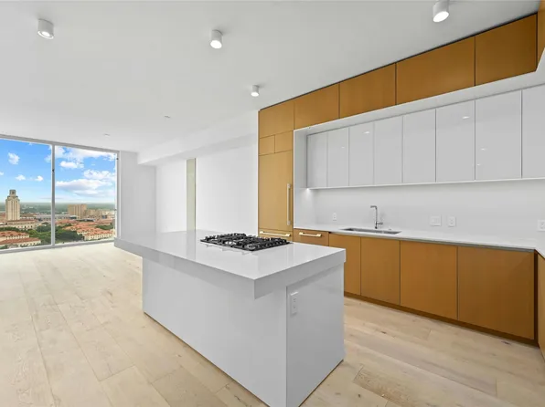 313 W 17th St #2103, Austin, TX 78701