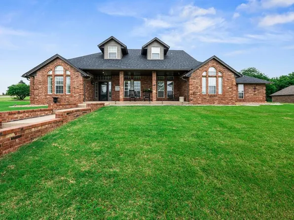 10700 Crystal Creek Dr, Mustang, OK 73064