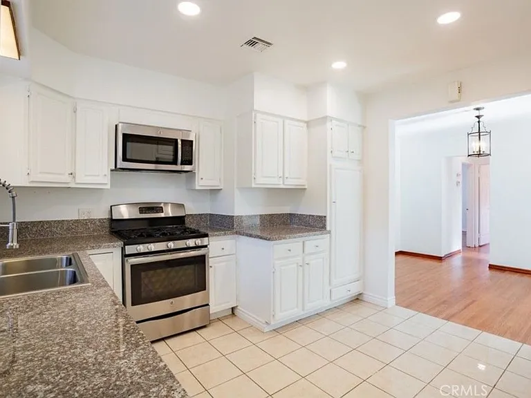 8960 Helms Pl — Photo 7