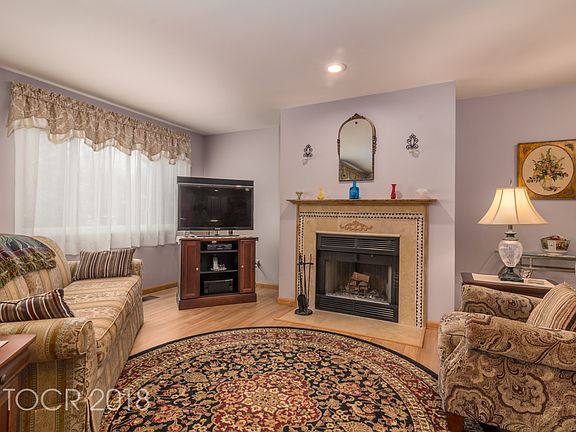 3rd image of 177 Redwood Ct