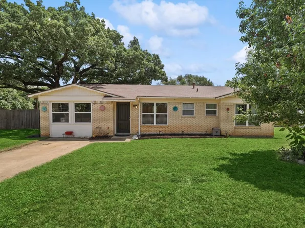 412 Fleming Dr, Hurst, TX 76053