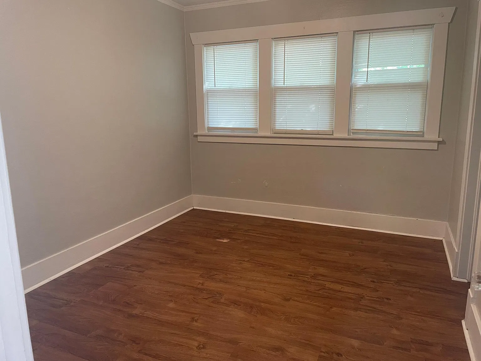 1 bed, 800 sqft, $1,050 — Photo 4