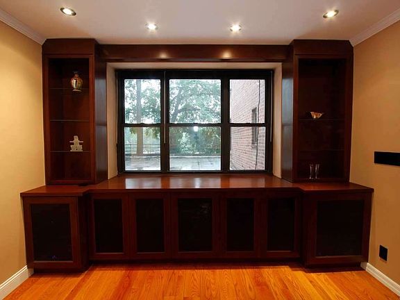 5th image of 58 Grace Ave APT 1M