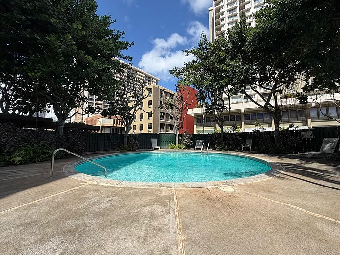 Building Photo - 750 Amana St #111