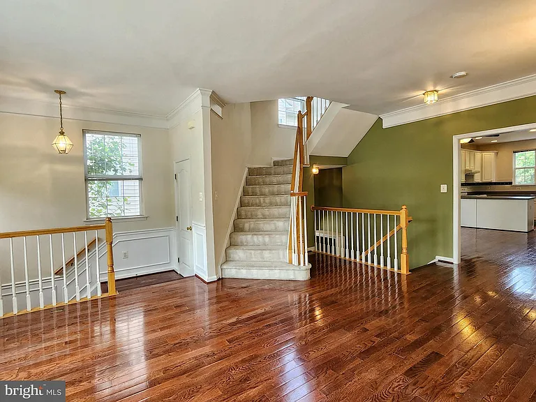 13906 Gothic Dr — Photo 10