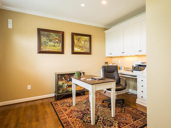2nd image of 8907 Isherwood Ln