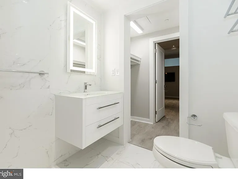 1602 Sansom St #2 — Photo 12